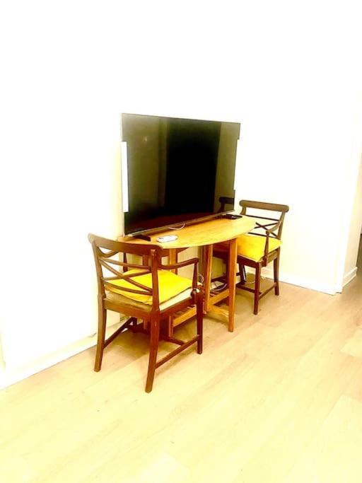 Chic Studio In Leicester Sqaure! 런던 외부 사진