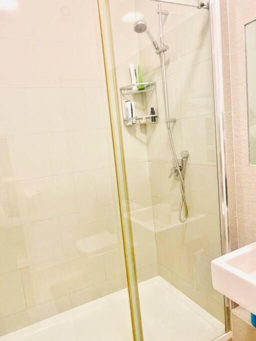 Chic Studio In Leicester Sqaure! 런던 외부 사진